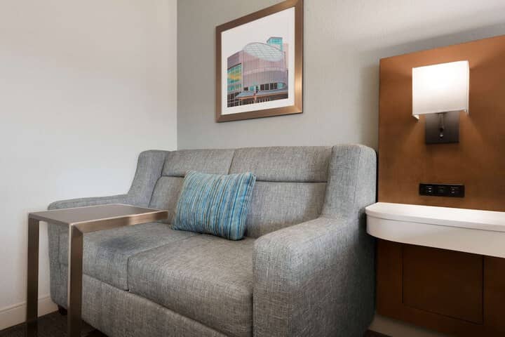 Room 6 of 30